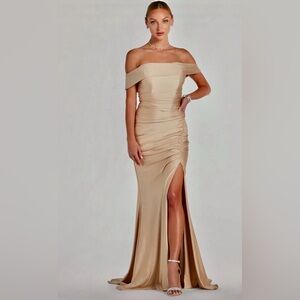 Elegant Off-Shoulder Mermaid Formal Gown XS - New with Tags